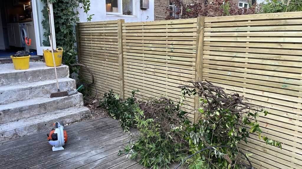 fencing company in cricklewood nw2